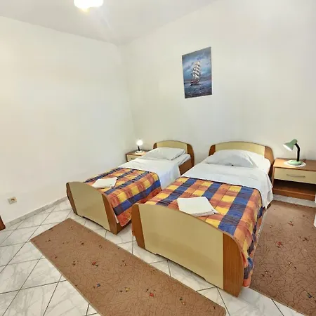 Marina 2 Nv - With Terrace, Grill, Pool * Novi Vinodolski