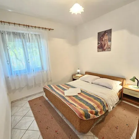 Marina 2 Nv - With Terrace, Grill, Pool
